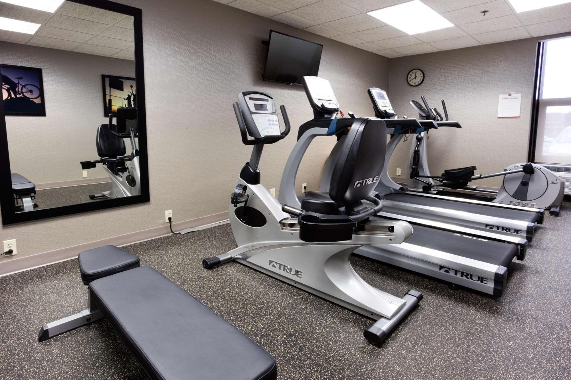 Drury Inn & Suites Kansas City Airport Ngoại thất bức ảnh