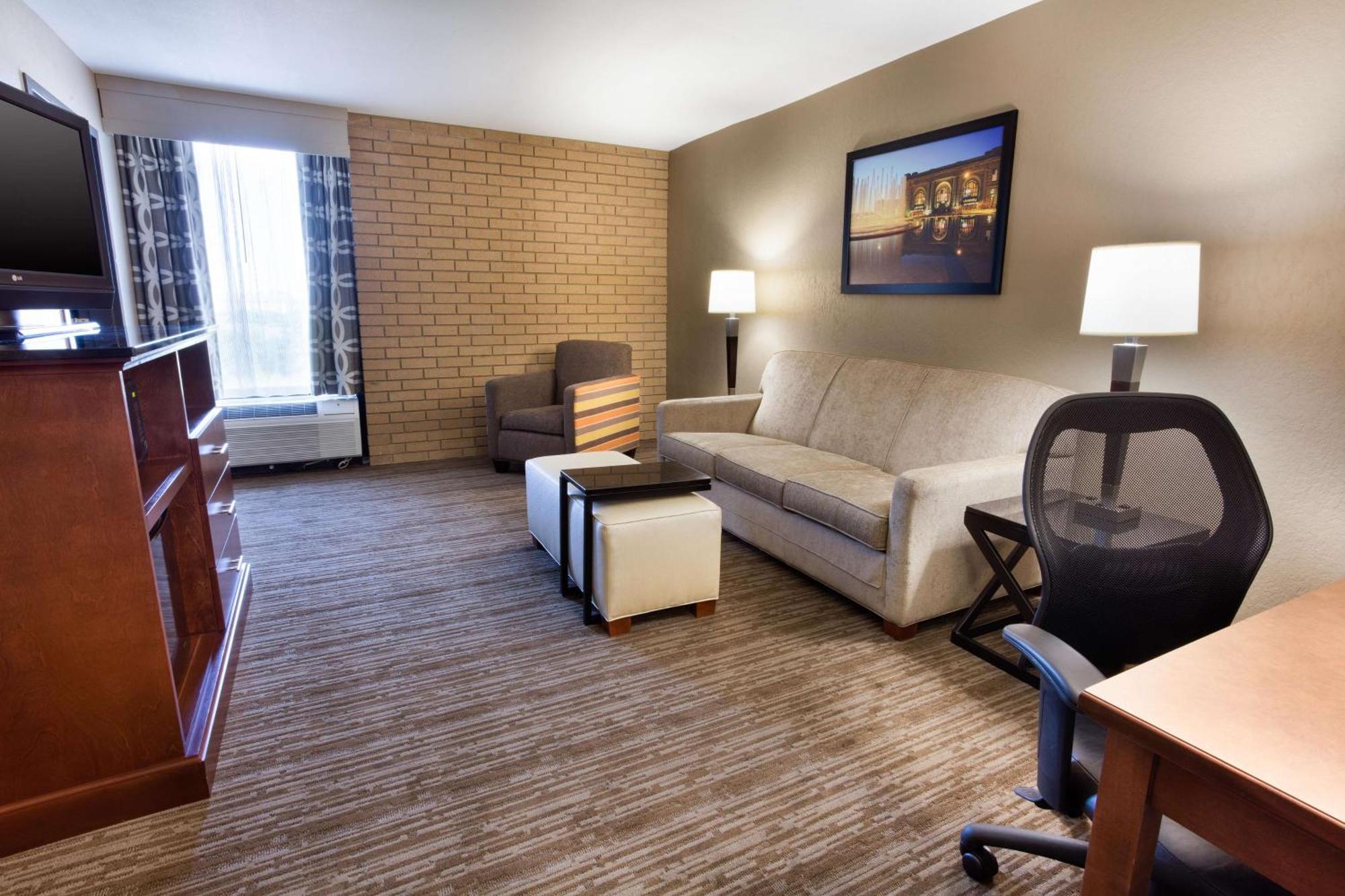 Drury Inn & Suites Kansas City Airport Ngoại thất bức ảnh