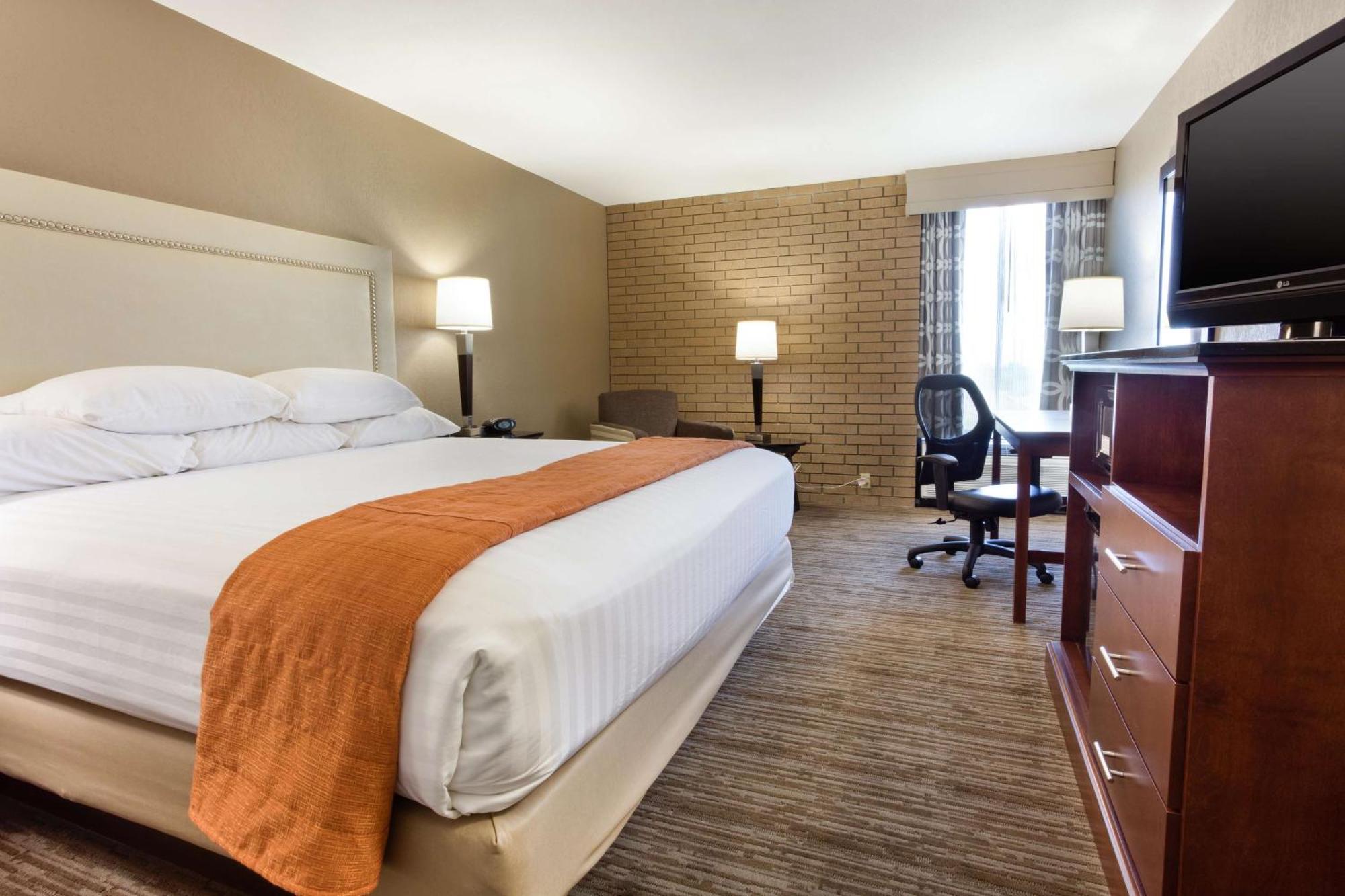 Drury Inn & Suites Kansas City Airport Ngoại thất bức ảnh