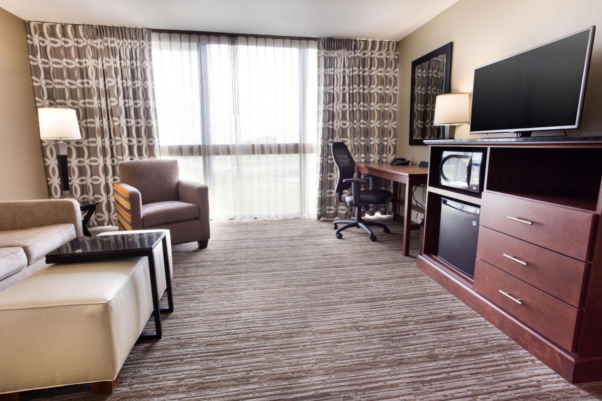 Drury Inn & Suites Kansas City Airport Ngoại thất bức ảnh