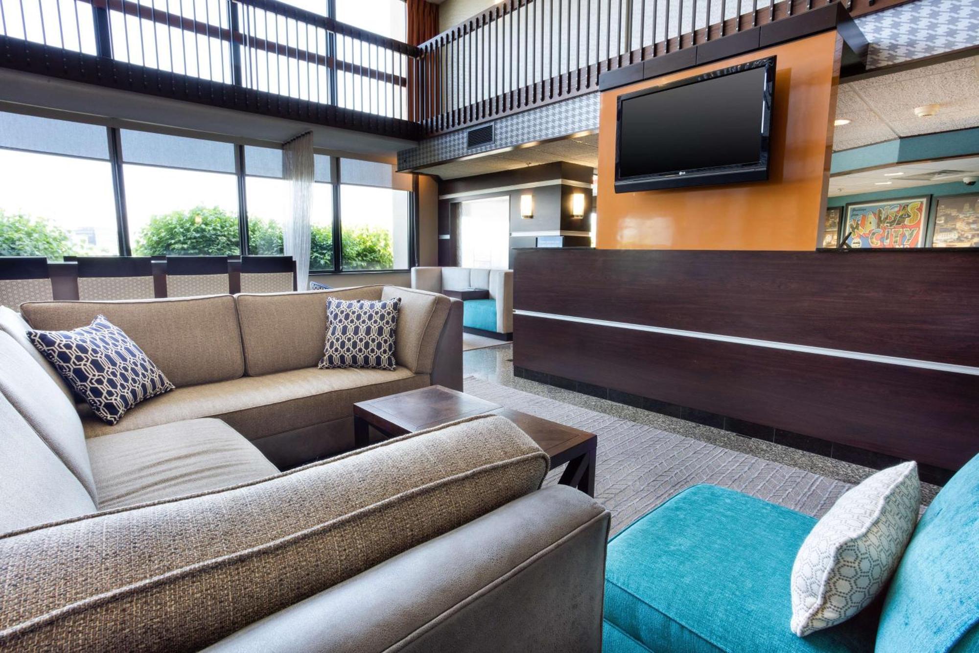 Drury Inn & Suites Kansas City Airport Ngoại thất bức ảnh