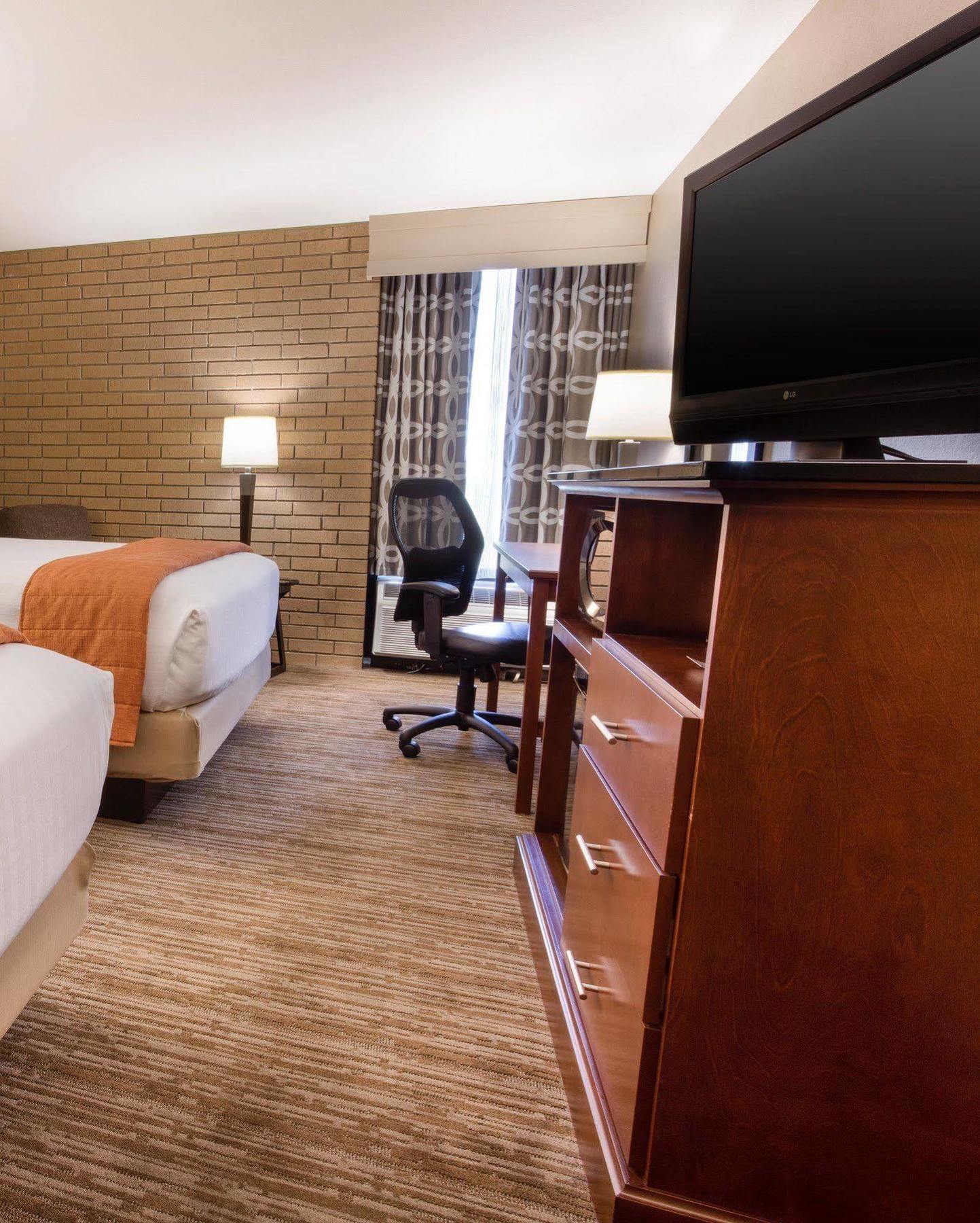 Drury Inn & Suites Kansas City Airport Ngoại thất bức ảnh